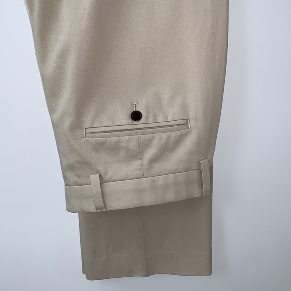 Eddie Bauer Mens Khaki Pants 34”W and 33” Inseam. Like new condition. 9.5/10 - Picture 3 of 12